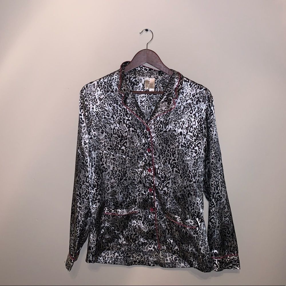 🌸3/$30🌸 Ambrielle Cheetah Print Button Down Top size M - Picture 2 of 8